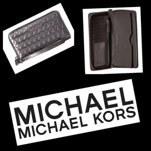 MICHAEL Michael Kors® Large Flat Phone Wristlet